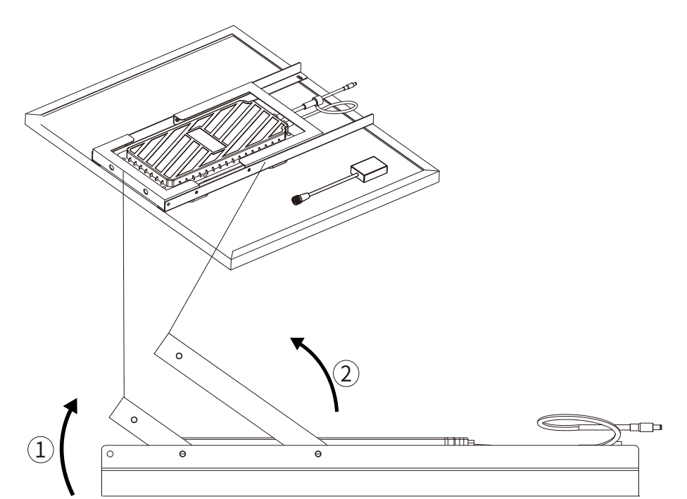 Despliegue del soporte del PAN01 en dos movimientos: una flecha levanta el marco de anclaje sobre su bisagra inferior y otra abre hacia fuera el brazo triangular